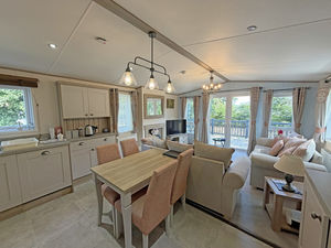Kitchen/Dining- click for photo gallery